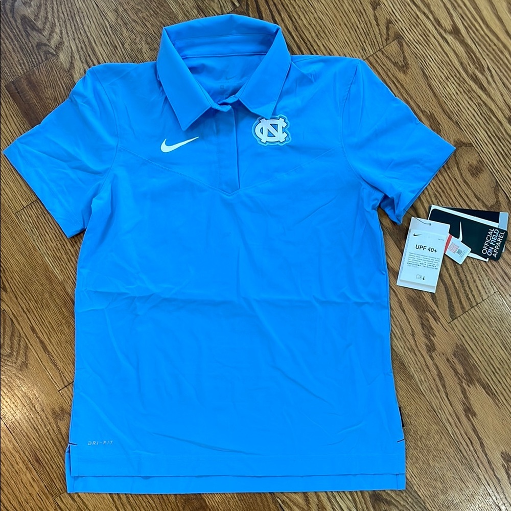 North Carolina Tar Heels Nike Polo Shirt. Size XS. New With Tags.